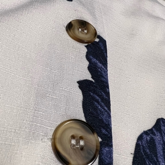 J.O.A. Floral Romper - Picture 5 of 7